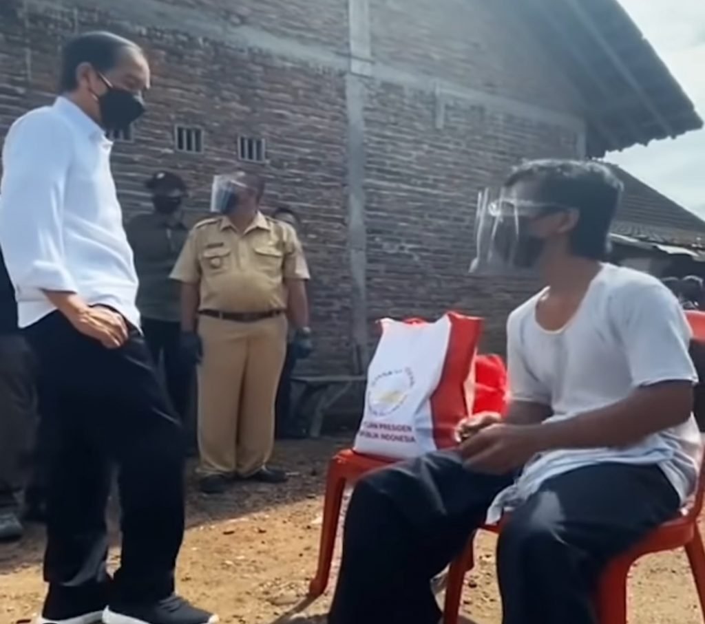 Beda Nasib, Jokowi Asal Klaten Tersedu-sedu Bertatap Muka Presiden