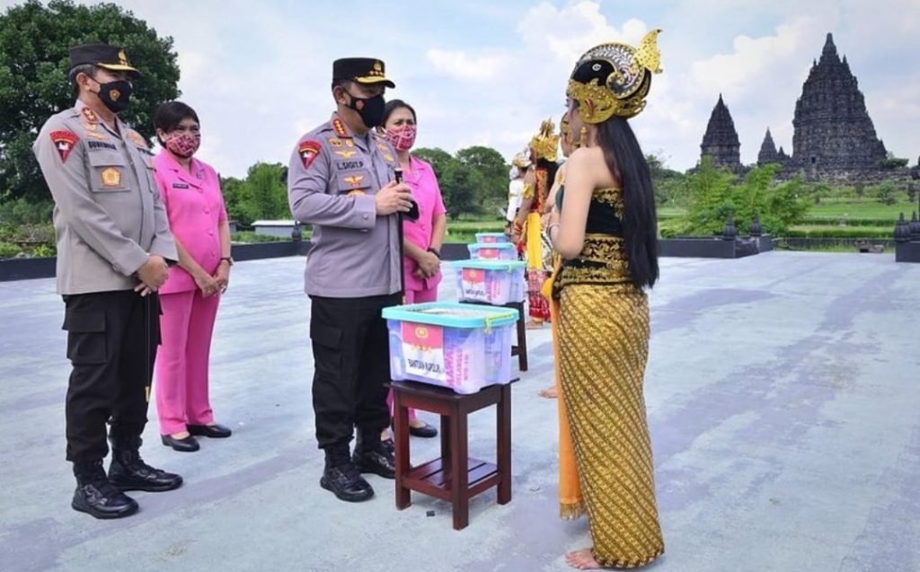 700 Penari Terdampak Pandemi Covid-19 Terima Bantuan Kapolri