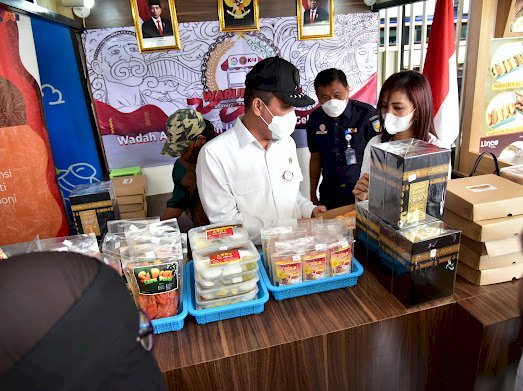 Stasiun Balapan Resmi Miliki Warung NKRI, Dari Jualan Jamu Sampai Camilan