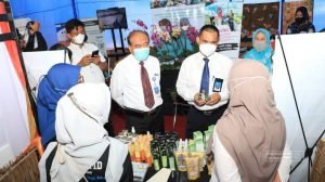 Pembeli Australia Transaksi dengan Empat UMKM di Ajang UNS Innovation Festival
