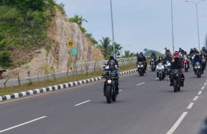Kunjungi Mandalika, Presiden Jokowi Naik Sepeda Motor Custom Hijau Kesayangan