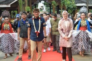 Sandiaga : Kegiatan Emak – Emak di Rumah Tak Terganggu, UMKM sudah Dimudahkan Aplikasi ini