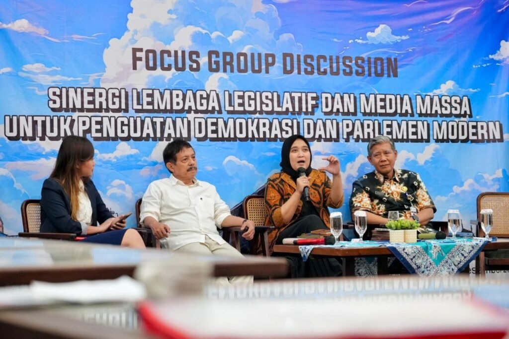 Media Massa Elemen Penting Penguatan Demokrasi