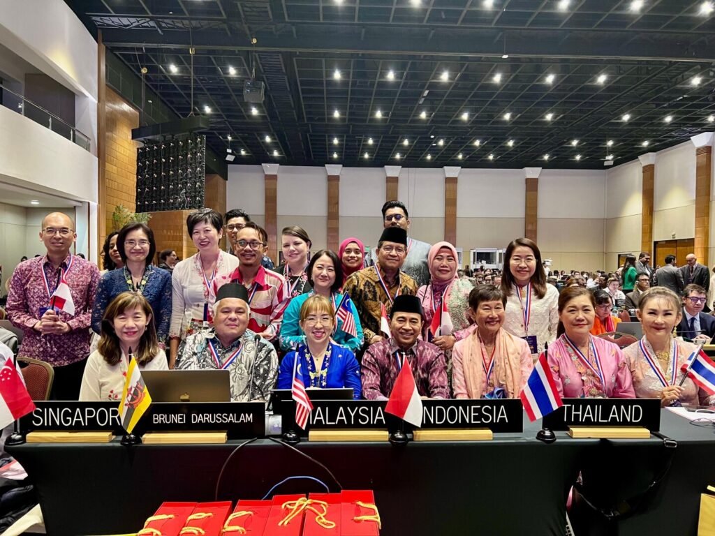 Kebaya Masuk Daftar Warisan Budaya Takbenda UNESCO