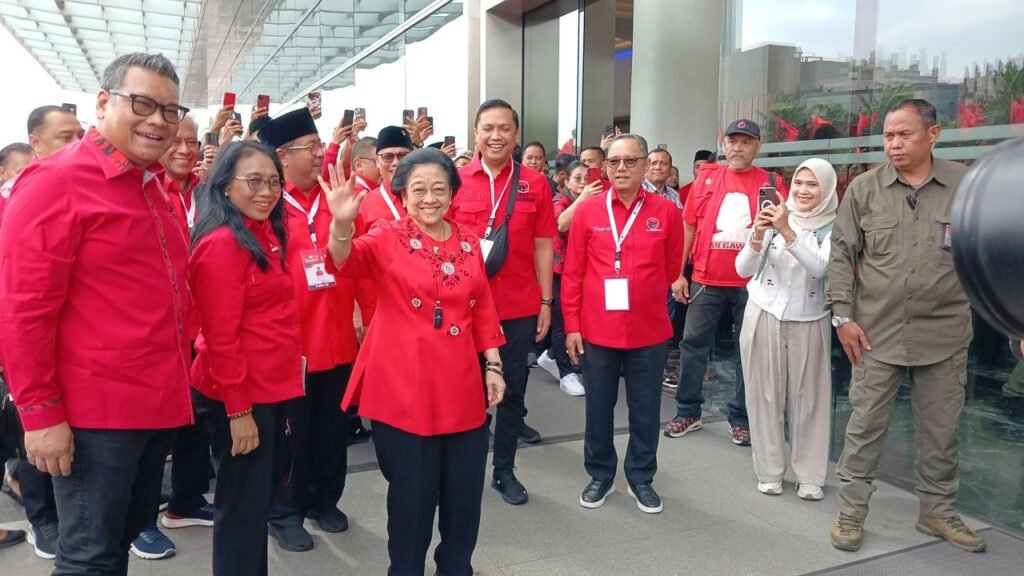 Megawati Diminta Kembali Jadi Ketua Umum