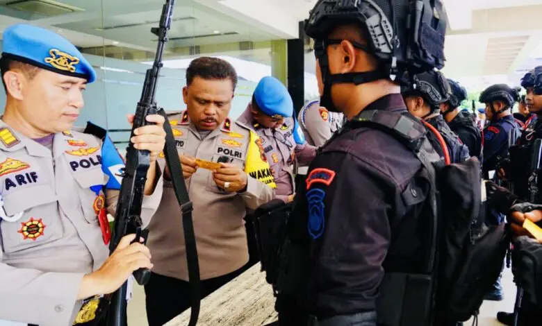 Menteri HAM: Evaluasi Total Izin Penggunaan Senjata