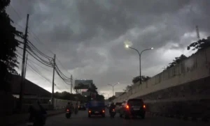 Siklon Tropis 97S Kepung Pulau Jawa