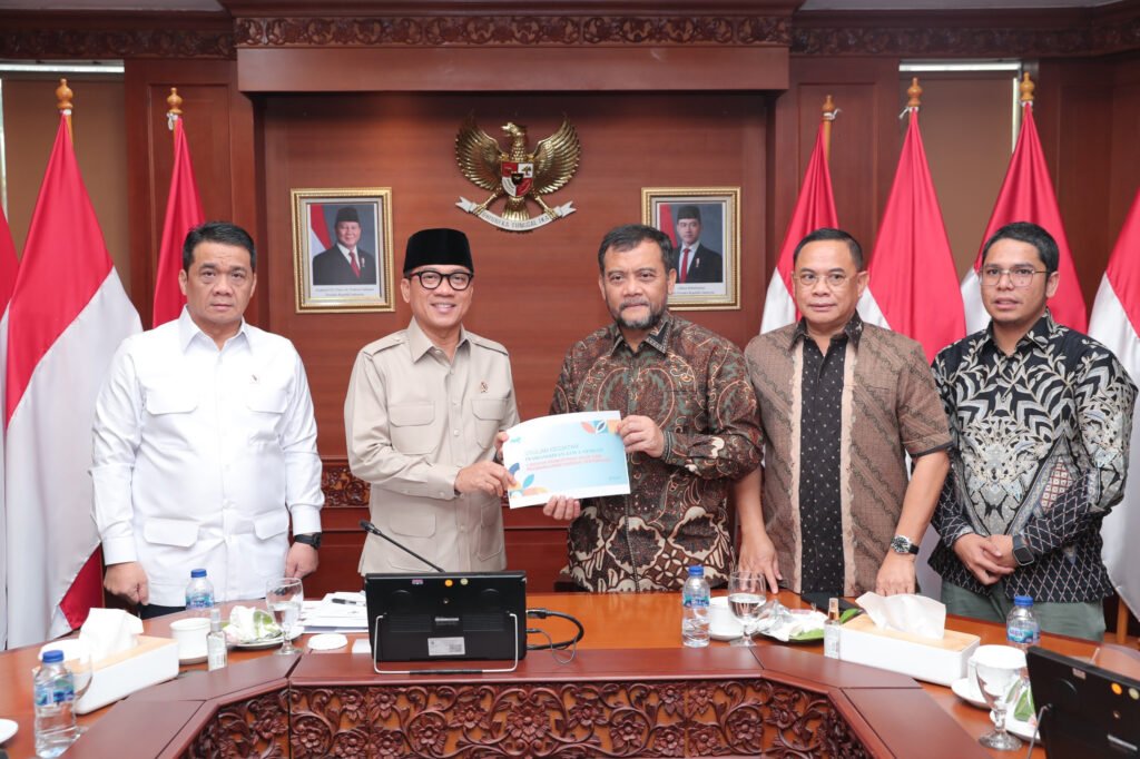 Mendes Ajak Ahmad Luthfi Manfaatkan BUMDes