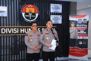 Kapolri Berikan KPLB Anumerta