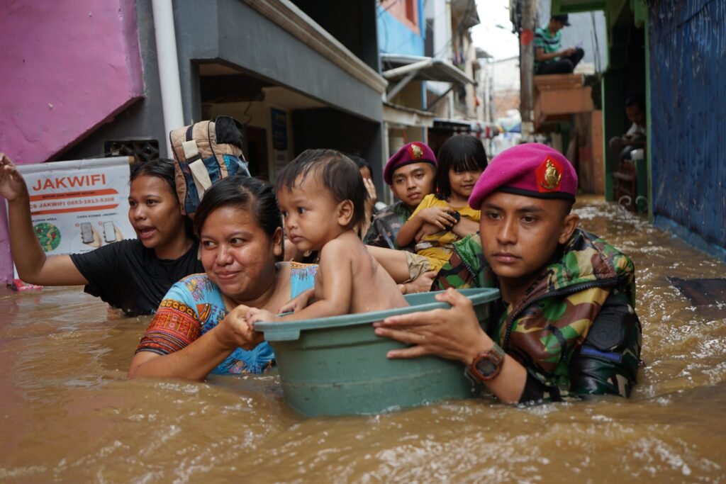 Kemensos Salurkan Bantuan Senilai Rp 2 Miliar
