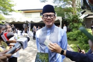 PNS Diminta Masuk di Hari Pertama Kerja