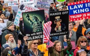 Ribuan Warga AS Turun ke Jalan