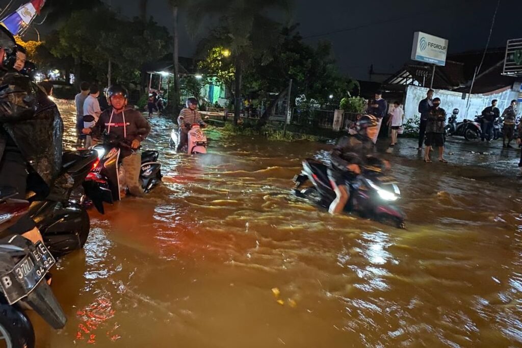 Penyebab dan Solusi Penanganan Banjir di Indonesia