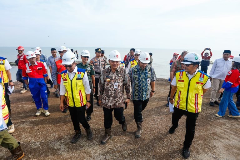 Gubernur Jateng Tinjau Pembangunan Kolam Retensi Terboyo dan Sriwulan