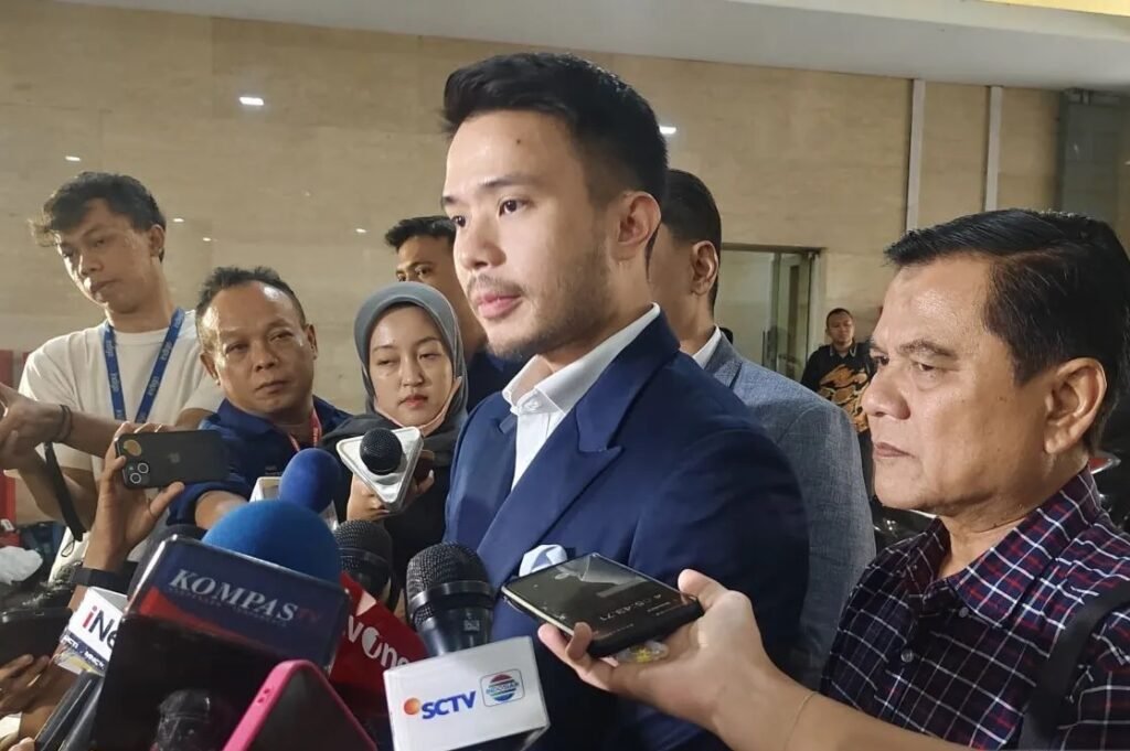 Jokowi Serahkan Ijazah SMA-Kuliah ke Bareskrim