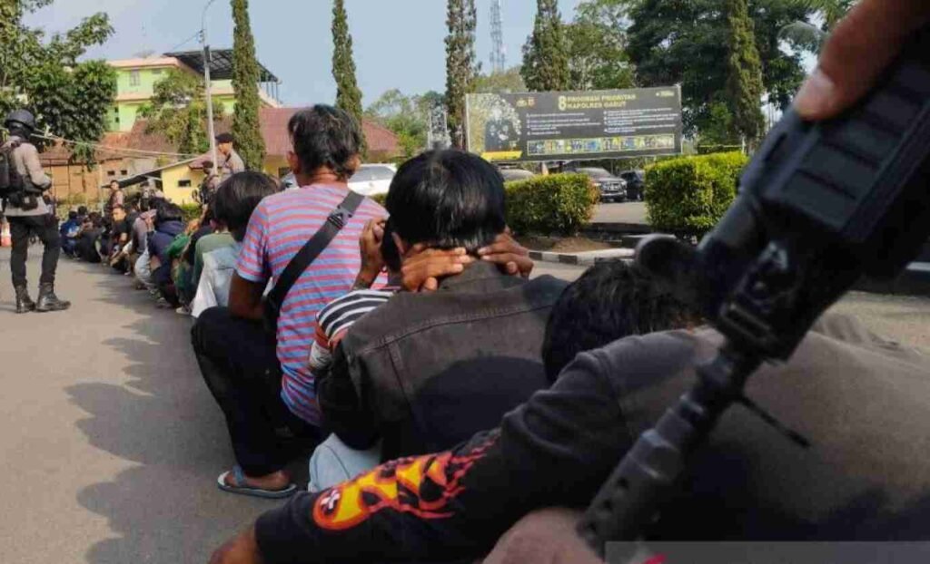 Menkopolkam: Tindak Tegas Ormas yang Ganggu Investasi