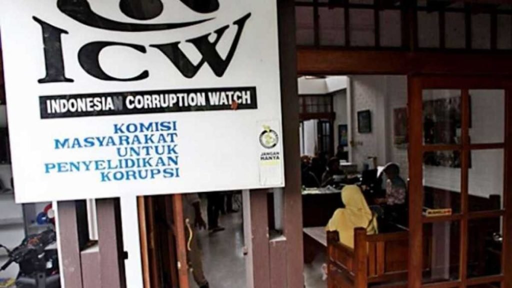 ICW Ungkap Kejanggalan Proyek Laptop Rp9,9 Triliun Era Nadiem Makarim