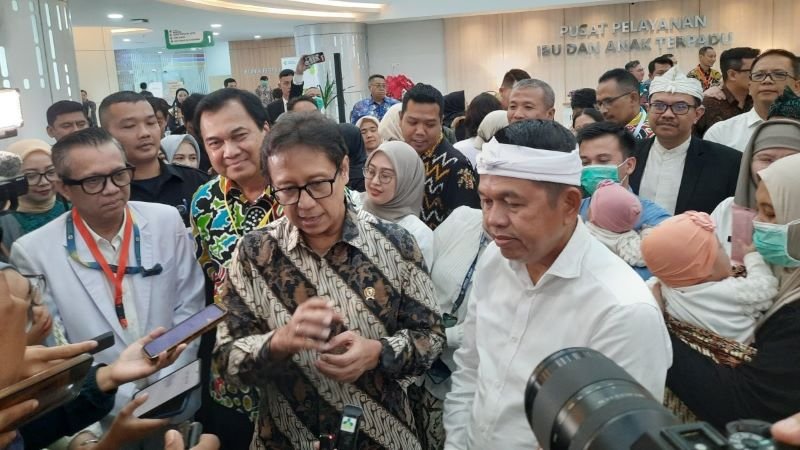 Meski Kasus Covid-19 Terkendali, Menkes Imbau Masyarakat Tetap Waspada