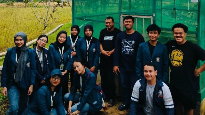 Undip Dukung Ternak Ayam Rumahan untuk Warga Sukorejo