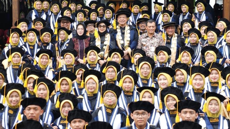 Pemprov Jateng Anggarkan Rp17,2 Miliar untuk Siswa Miskin