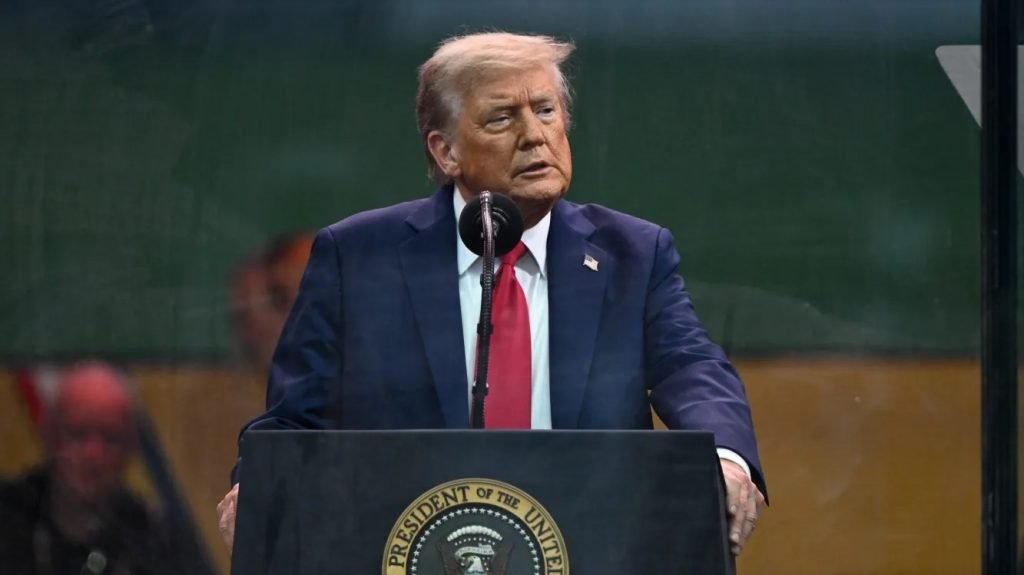 Trump Isyaratkan Damai, tetapi Ingin Melihat Iran-Israel Bertarung Dulu