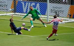 Piala Dunia Antarklub: Dominan di Lini Tengah, PSG Bungkam Atletico 4-0