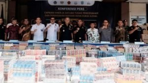 Rokok Ilegal Dominasi Pasar Gelap, Bea Cukai Selamatkan Triliunan Rupiah