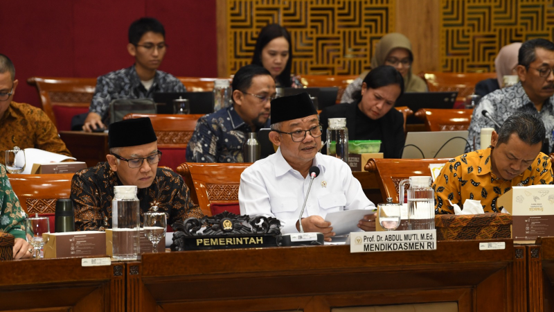 Mendikdasmen Usul Tambahan Anggaran Rp71 Triliun untuk Wajib Belajar dan Vokasi