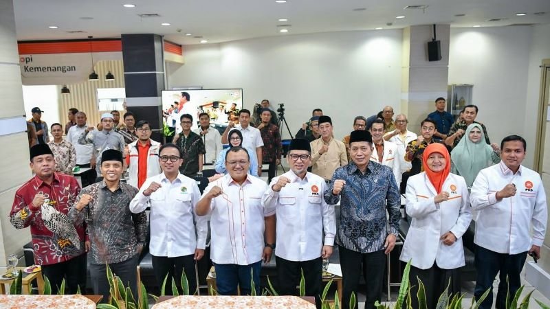 Hindari Jerat Pinjol dan Judol, PKS Dukung 80 Ribu Koperasi Merah Putih
