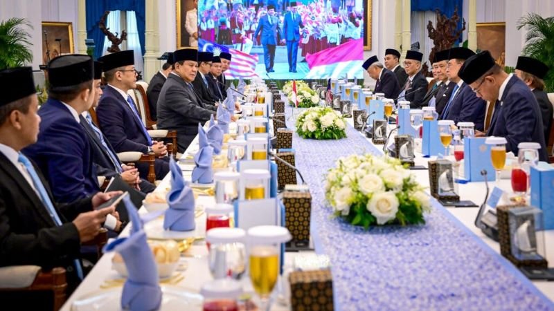 Pusat Belajar Anak Pekerja Migran Dibuka di Sabah-Sarawak, Prabowo-Anwar Sepakat Perkuat Kerja Sama