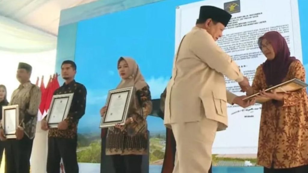 Prabowo Resmikan Koperasi Desa Merah Putih