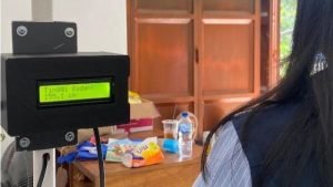 Dorong Posyandu Go Digital, Mahasiswa Undip Serahkan Alat Ukur Tinggi Otomatis