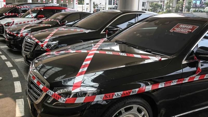 Kejagung Sita Uang dan Mobil Mewah Diduga Milik Riza Chalid