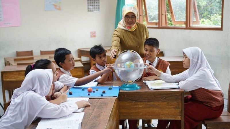 Tunjangan Guru dan Dosen Naik Jadi Rp274,7 Triliun di RAPBN 2026