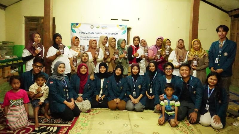 KKN-T 24 Undip Pacu UMKM Ibu Milenial Babadan Masuk Pasar Digital