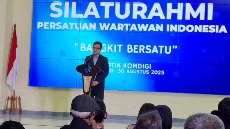 Buka Kongres PWI 2025, Wamenkomdigi Ingatkan Pentingnya Persatuan di Tengah Disrupsi Digital
