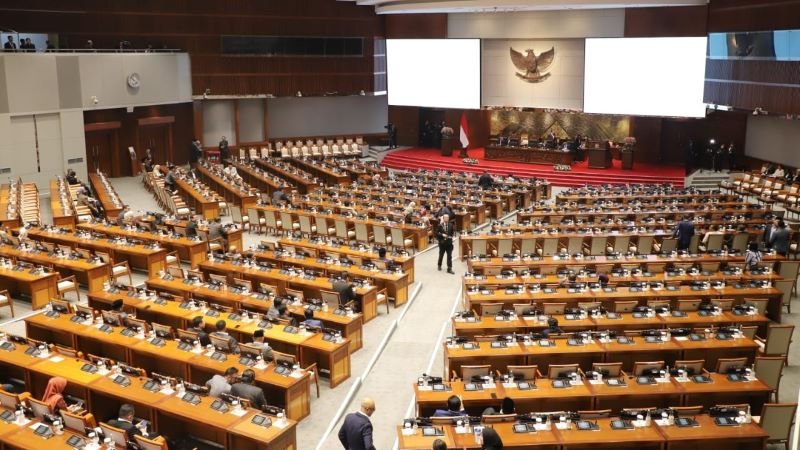 Paripurna DPR: MKMK Tak Berwenang Proses Laporan Adies Kadir