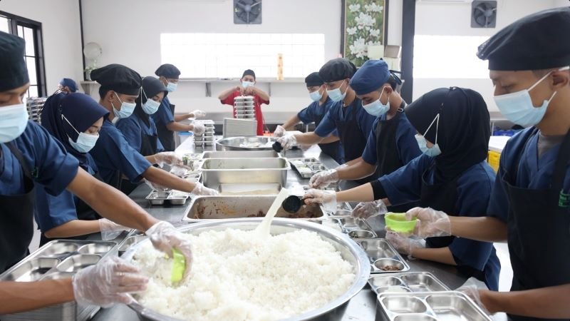 Prabowo Wajibkan Semua Dapur MBG Pakai Test Kit