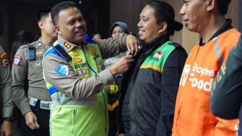Ojol Jadi Garda Depan Keselamatan Jalan, Kakorlantas Ajak Jadi Teladan