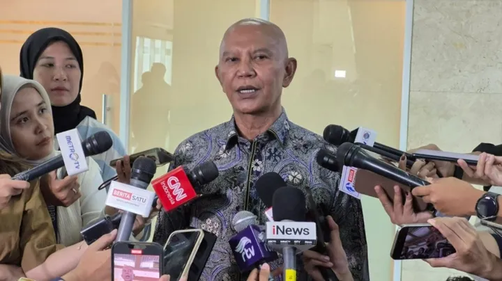 Meski Dinonaktifkan Partai, Sahroni dkk Tetap Terima Gaji DPR