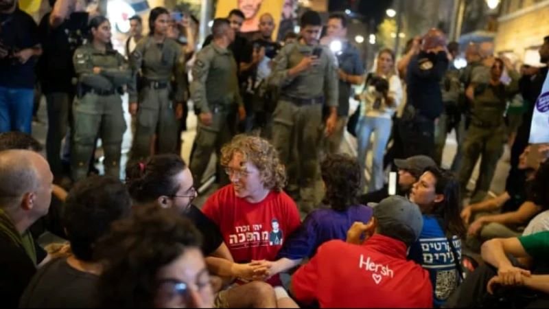 Rumahnya Dikepung Demonstran, Netanyahu Kabur