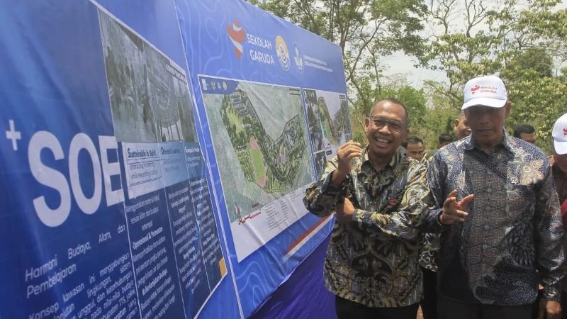 Wamen Diktisaintek Tegaskan Perbedaan Sekolah Rakyat dan Sekolah Garuda