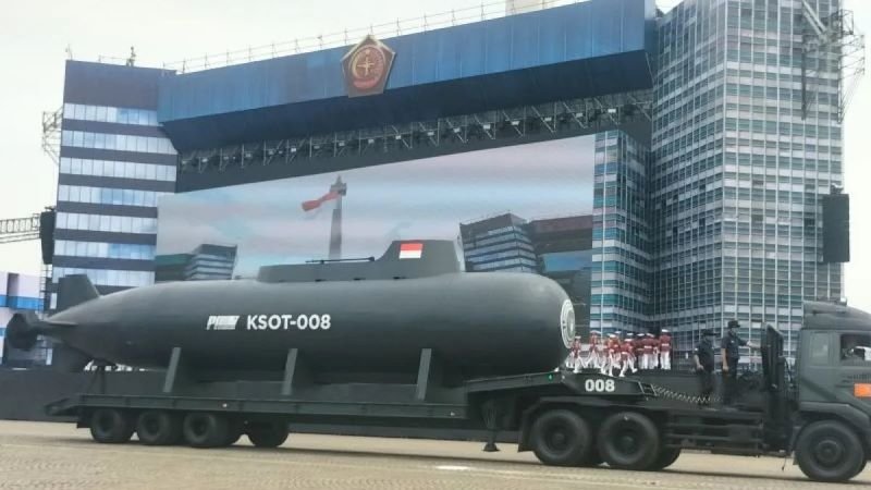 TNI AL Pamerkan Kapal Selam Tanpa Awak Buatan Dalam Negeri