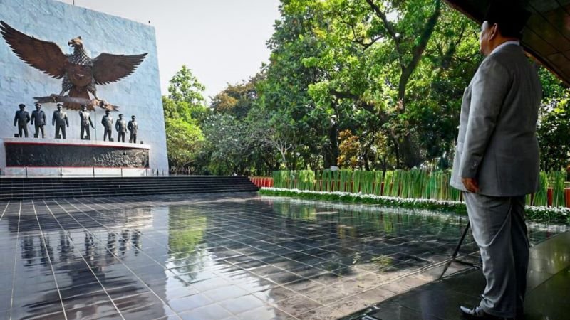 Di Sumur Maut Lubang Buaya, Prabowo Panjatkan Doa untuk Pahlawan Revolusi