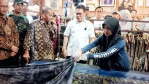 Mendag Fokus Berantas Impor Baju Bekas