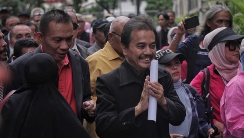 Roy Suryo Cs Dicekal ke Luar Negeri