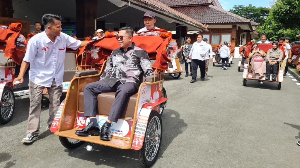 Prabowo Bantu 100 Becak Listrik, Walkot Magelang: Dipakai Cari Nafkah, Jangan Dijual
