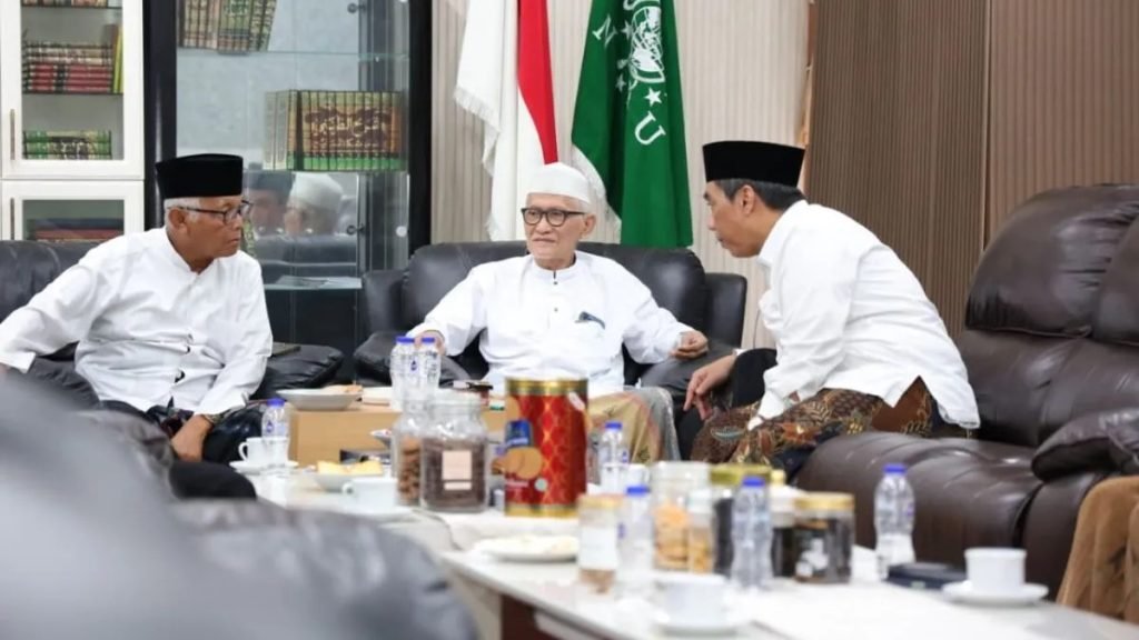Pj Ketum PBNU Keliling Pesantren Jatim, Konsolidasi Kepemimpinan Lewat Sowan Kiai