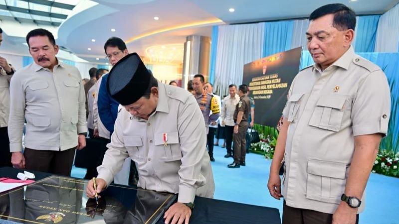 Prabowo Tinggalkan Pesan di Kejagung: Jaksa Harus Berani dan Jujur