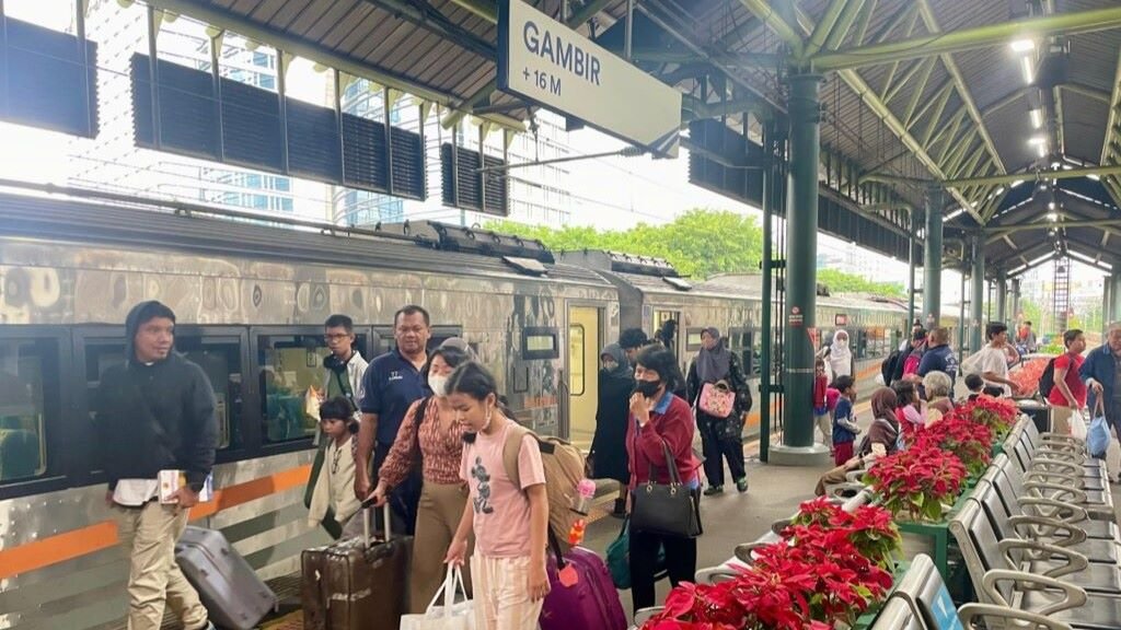 Arus Balik Nataru Padat, Penjualan Tiket KAI Tembus 4 Juta